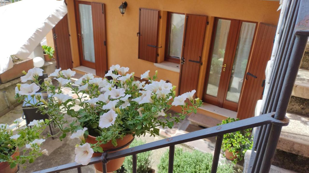 B&B Agora' Gardone Riviera Eksteriør billede