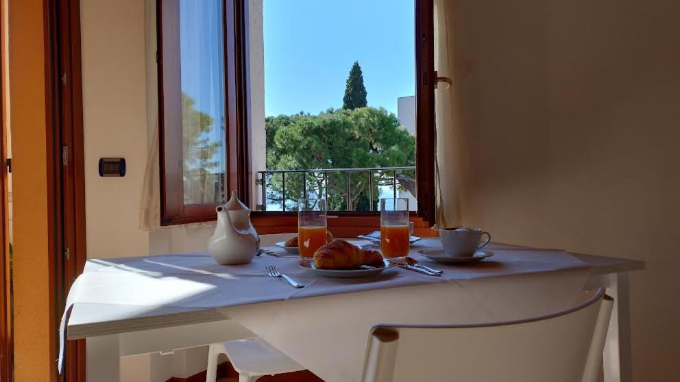 B&B Agora' Gardone Riviera Eksteriør billede