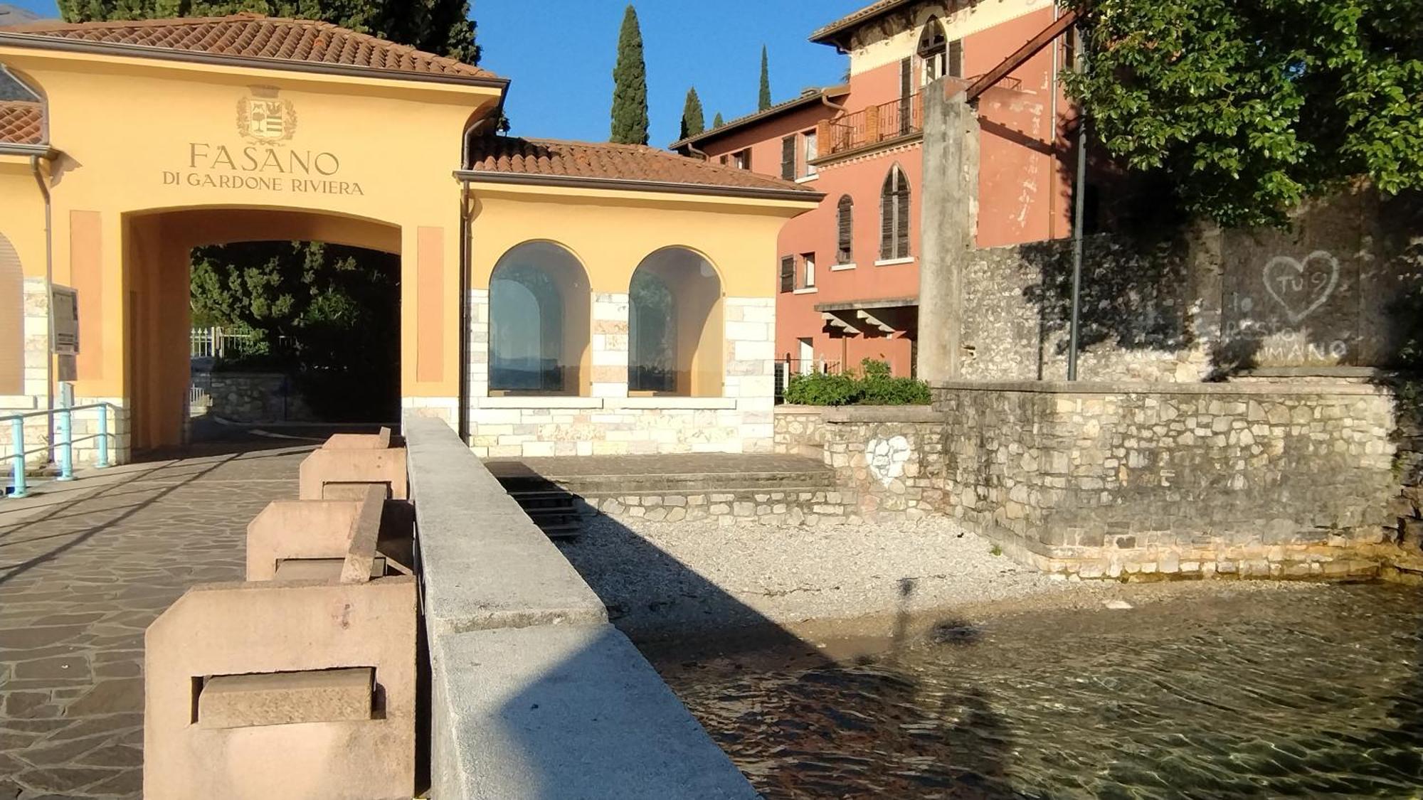 B&B Agora' Gardone Riviera Eksteriør billede